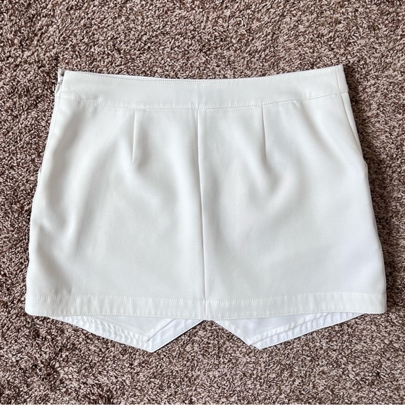 BCBGMAXAZRIA Off White Mini Skirt Asymmetrical Hem Small - Picture 8 of 12